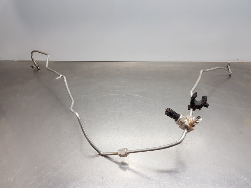 Recambio de tubos aire acondicionado para toyota yaris hybrid referencia OEM IAM 88710K0060  