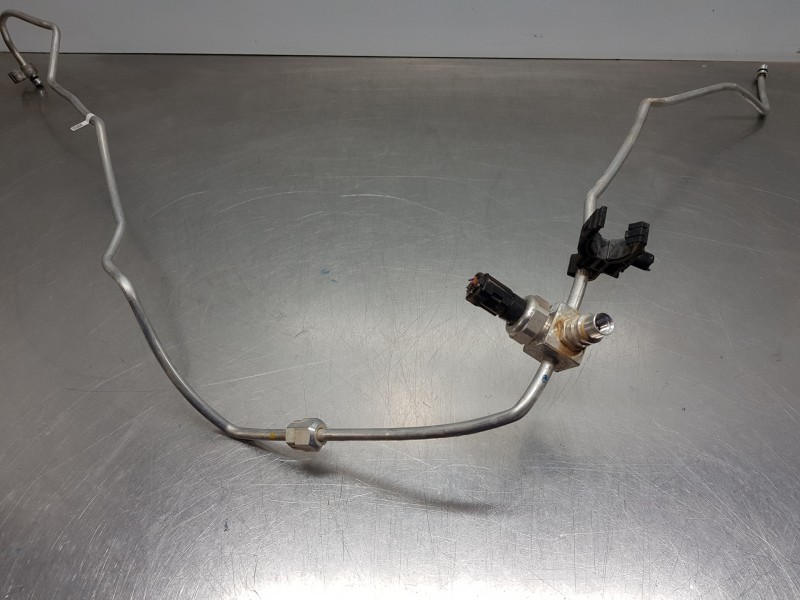 Recambio de tubos aire acondicionado para toyota yaris hybrid referencia OEM IAM 88710K0060  