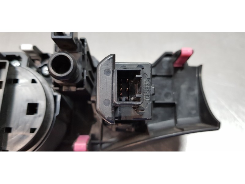 Recambio de mando climatizador para toyota yaris hybrid active referencia OEM IAM 559000D800C3  