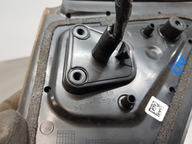 Recambio de retrovisor izquierdo para toyota yaris hybrid referencia OEM IAM 87940K0060  