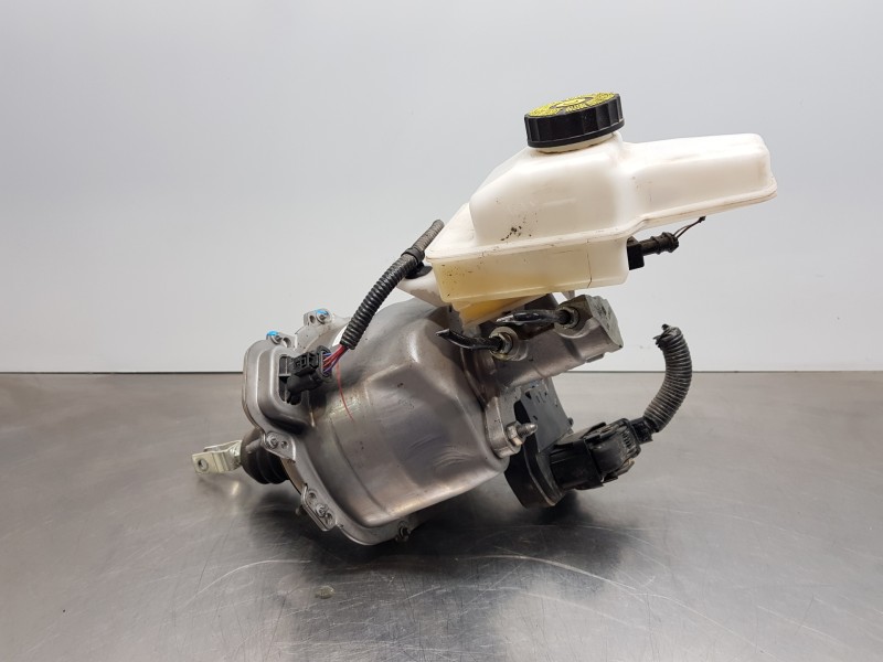 Recambio de servofreno para toyota yaris hybrid referencia OEM IAM 472100D030  