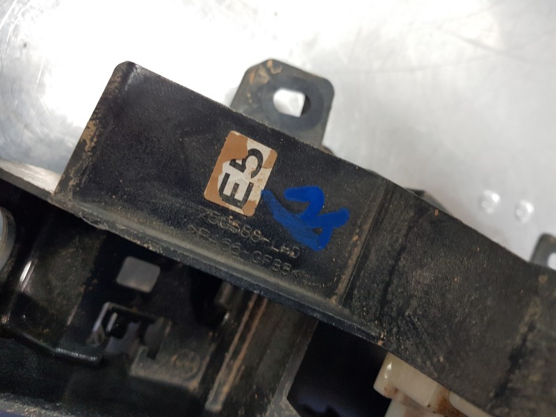 Recambio de pomo palanca cambio para toyota yaris hybrid referencia OEM IAM 33560F4050  