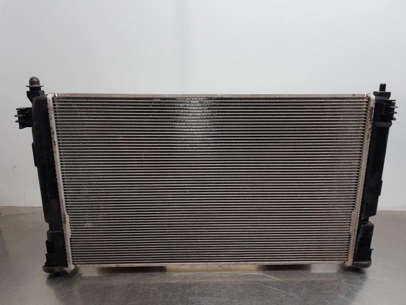 Recambio de radiador agua para toyota yaris hybrid referencia OEM IAM 16400K0050  