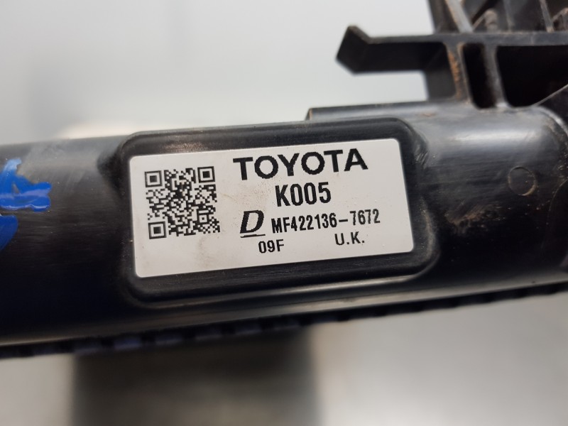 Recambio de radiador agua para toyota yaris hybrid referencia OEM IAM 16400K0050  