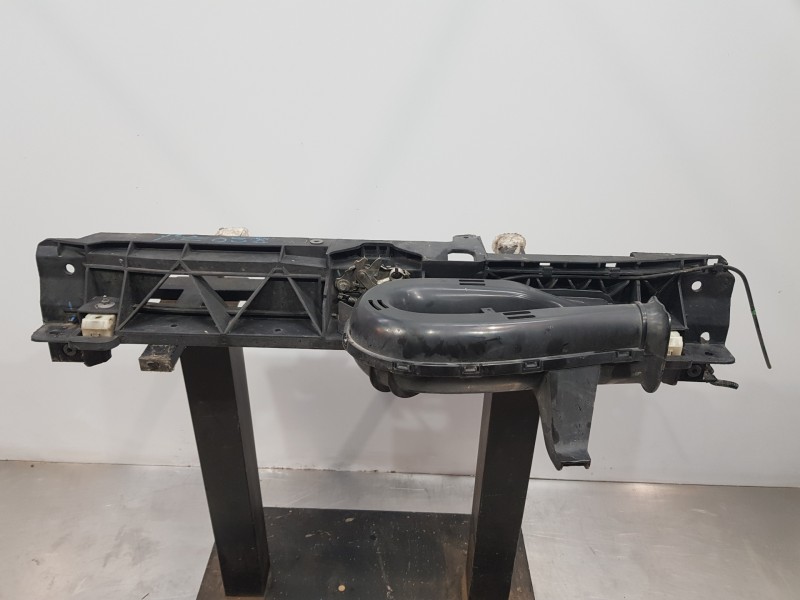 Recambio de travesaño superior para citroen ds 7 crossback referencia OEM IAM 9824055880  