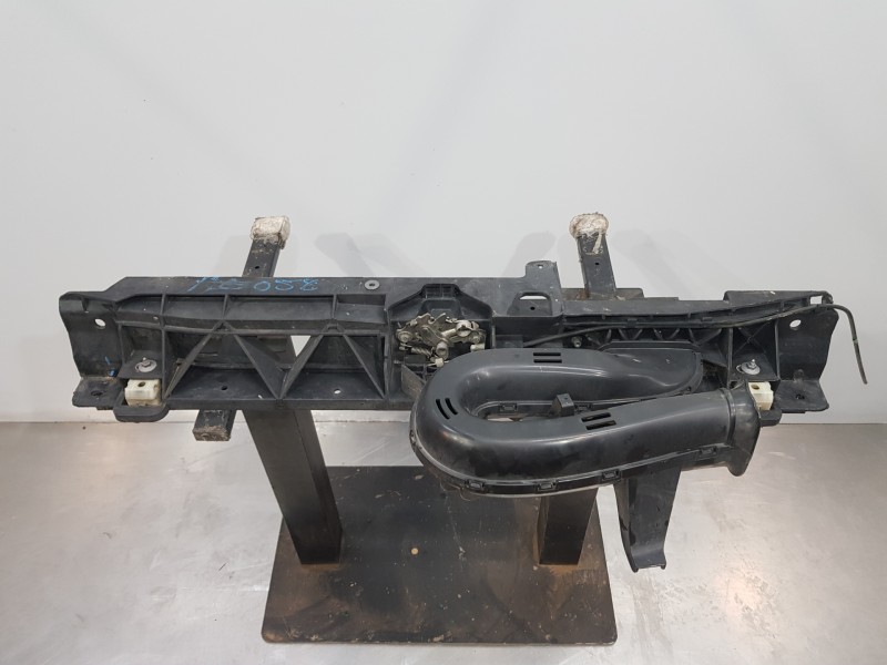 Recambio de travesaño superior para citroen ds 7 crossback referencia OEM IAM 9824055880  