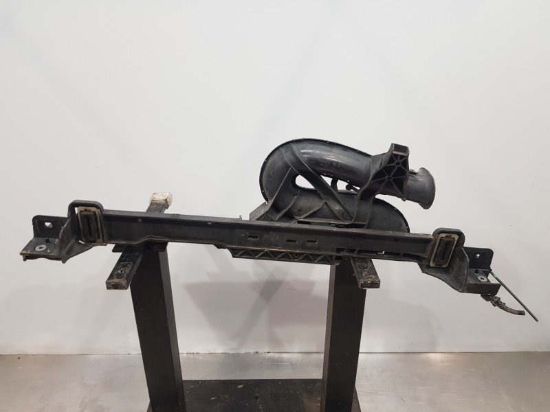 Recambio de travesaño superior para citroen ds 7 crossback referencia OEM IAM 9824055880  