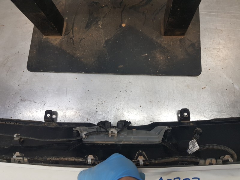 Recambio de paragolpes trasero para toyota yaris hybrid referencia OEM IAM 52159K0907  