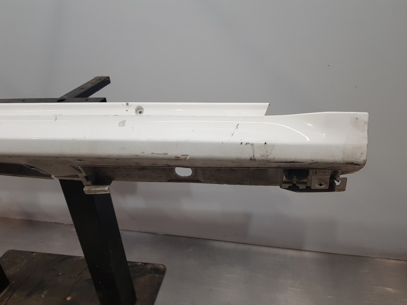 Recambio de faldon lateral para toyota yaris hybrid referencia OEM IAM 75851K0901  