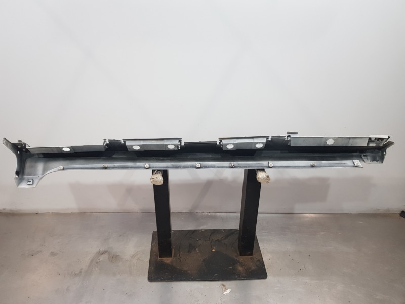 Recambio de faldon lateral para toyota yaris hybrid referencia OEM IAM 75851K0901  