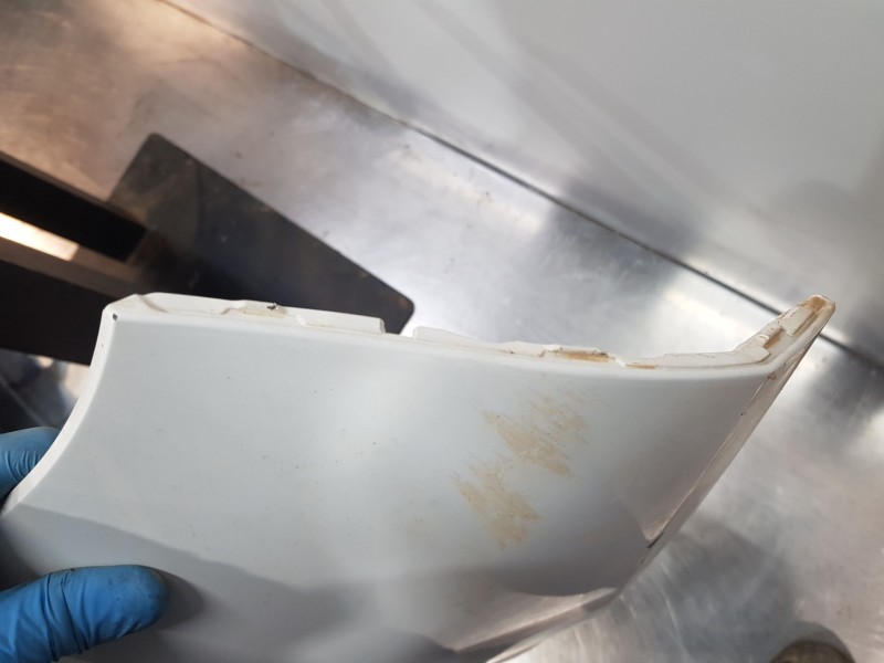 Recambio de paragolpes delantero para toyota yaris hybrid referencia OEM IAM 521190U947 53102K0020 81150K0080