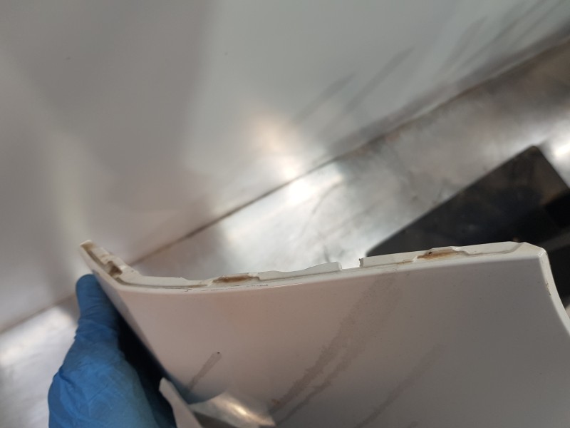 Recambio de paragolpes delantero para toyota yaris hybrid referencia OEM IAM 521190U947 53102K0020 81150K0080