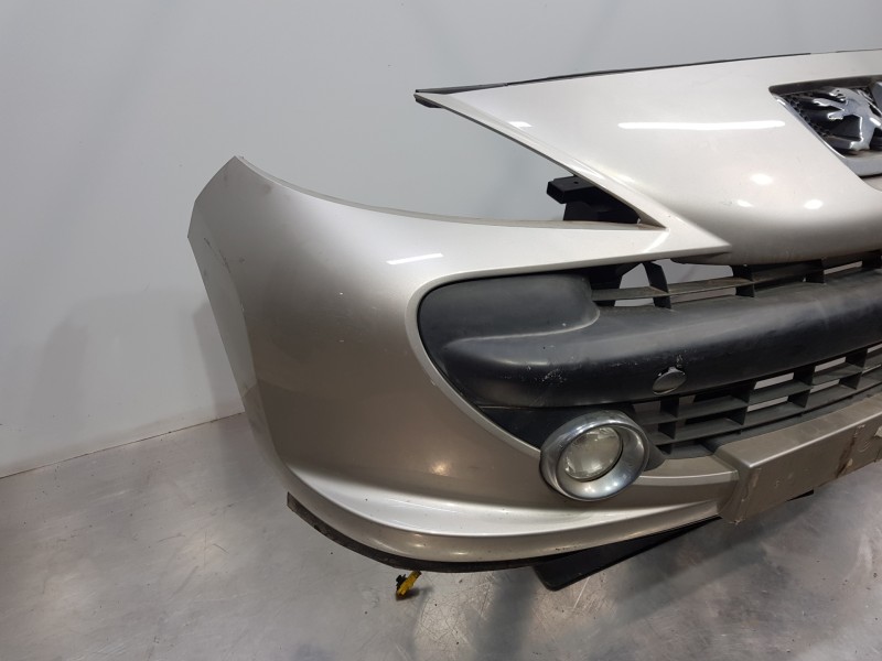 Recambio de paragolpes delantero para peugeot 207 sport referencia OEM IAM 7401ES  