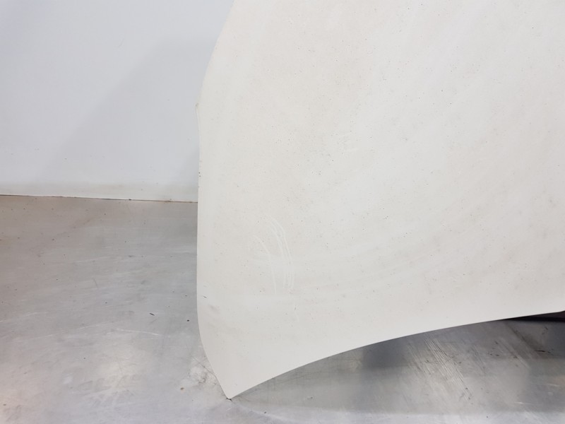 Recambio de capot para toyota yaris hybrid referencia OEM IAM 53301K0010  