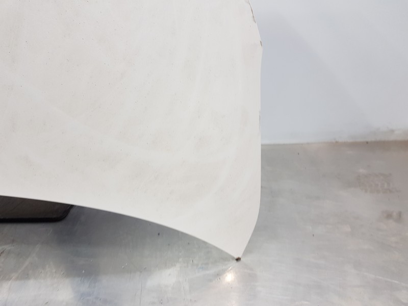 Recambio de capot para toyota yaris hybrid referencia OEM IAM 53301K0010  