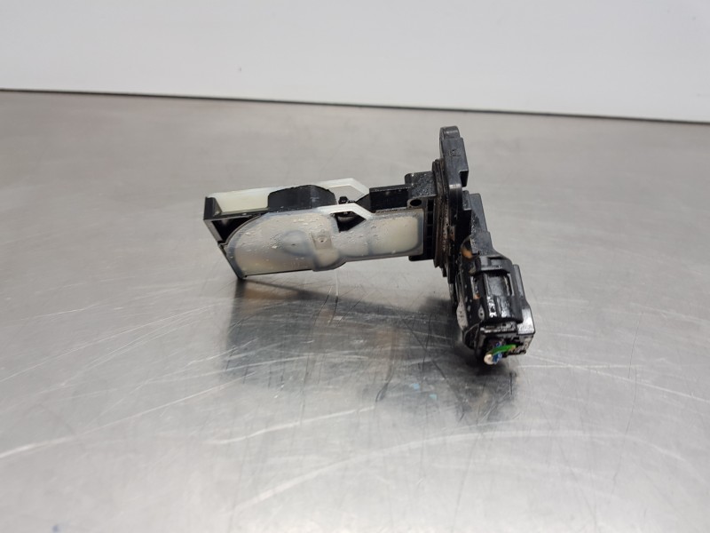 Recambio de caudalimetro para toyota yaris hybrid referencia OEM IAM 22204F2010  