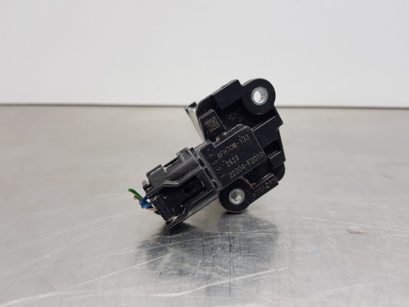 Recambio de caudalimetro para toyota yaris hybrid referencia OEM IAM 22204F2010  