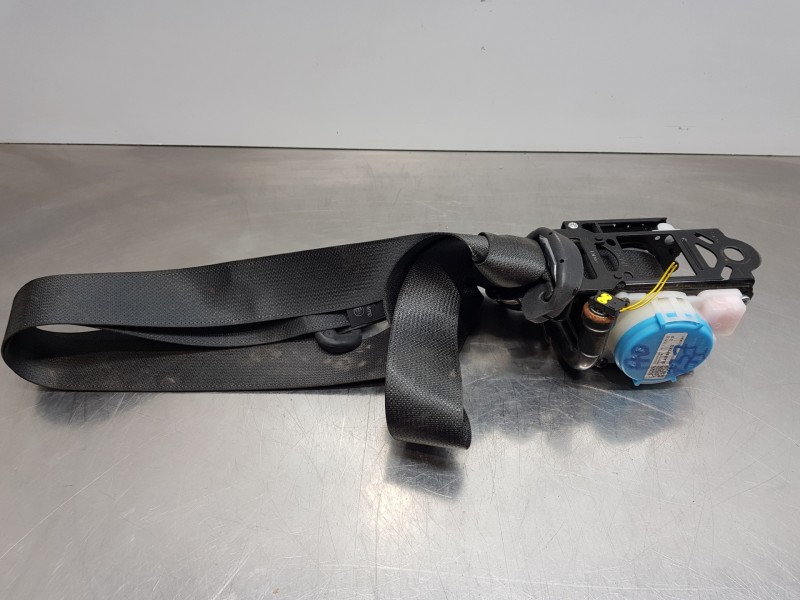 Recambio de cinturon seguridad trasero izquierdo para toyota yaris hybrid referencia OEM IAM 73370K0011C0  