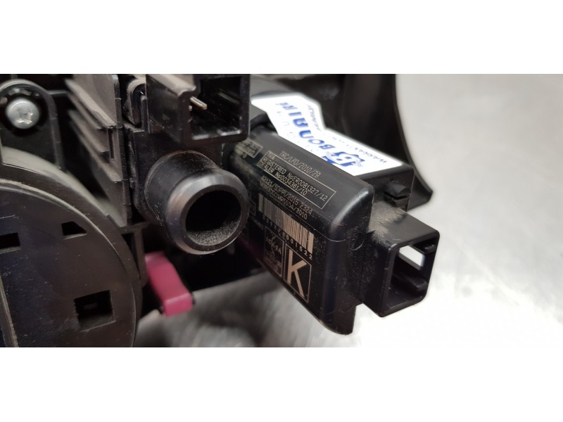 Recambio de mando climatizador para toyota yaris hybrid active referencia OEM IAM 559000D800C3  