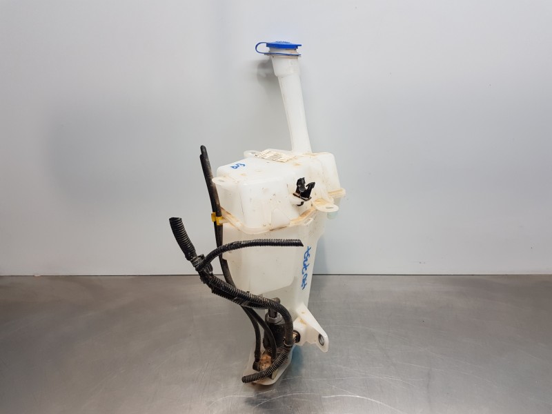 Recambio de deposito limpia para toyota yaris hybrid referencia OEM IAM 85315K0070  