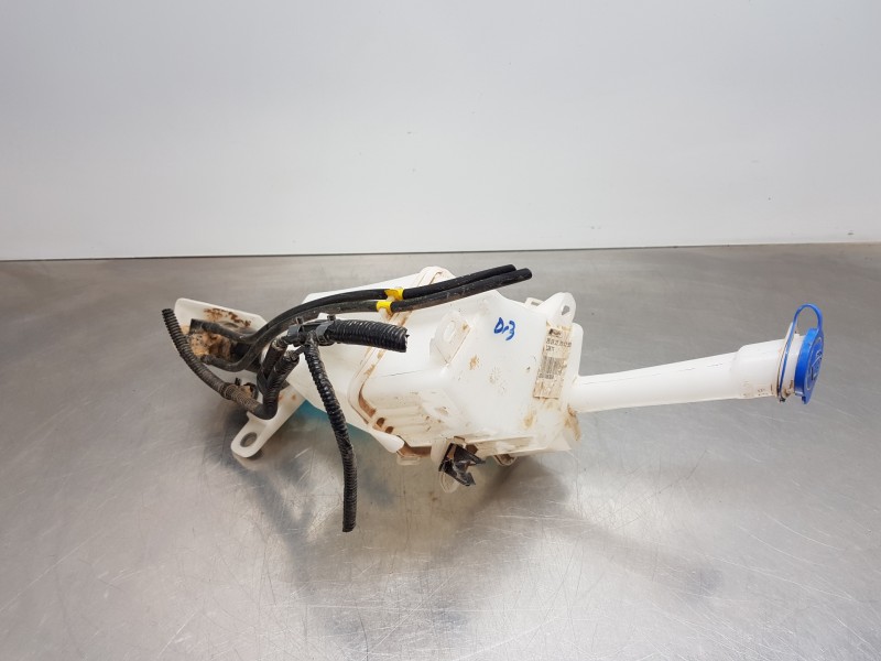 Recambio de deposito limpia para toyota yaris hybrid referencia OEM IAM 85315K0070  