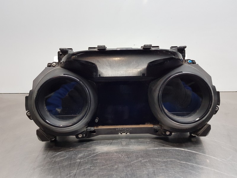 Recambio de cuadro instrumentos para toyota yaris hybrid referencia OEM IAM 83800K0522  