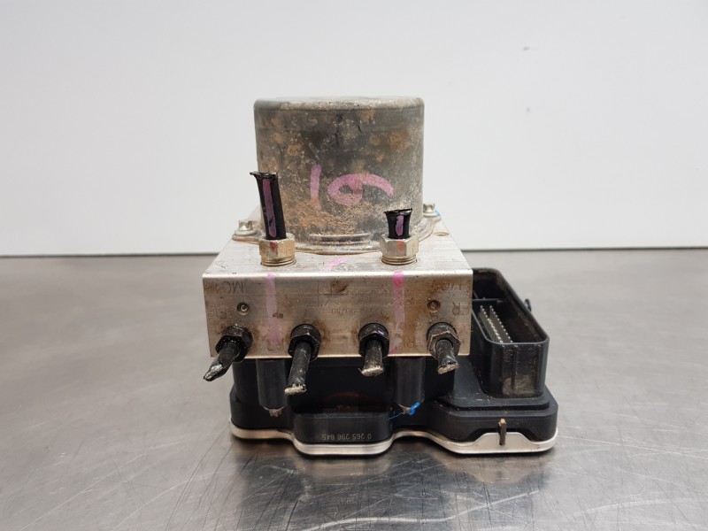 Recambio de abs para toyota yaris hybrid referencia OEM IAM 440500DG31 445400D780 