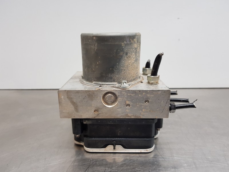 Recambio de abs para toyota yaris hybrid referencia OEM IAM 440500DG31 445400D780 