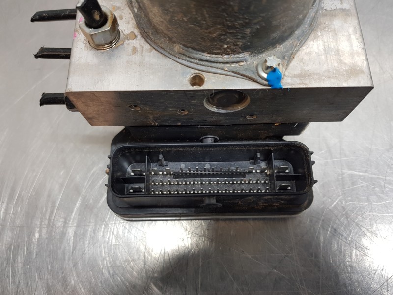 Recambio de abs para toyota yaris hybrid referencia OEM IAM 440500DG31 445400D780 