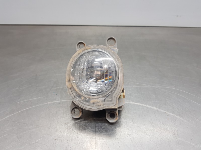 Recambio de faro antiniebla derecho para toyota yaris hybrid referencia OEM IAM 8121102190  