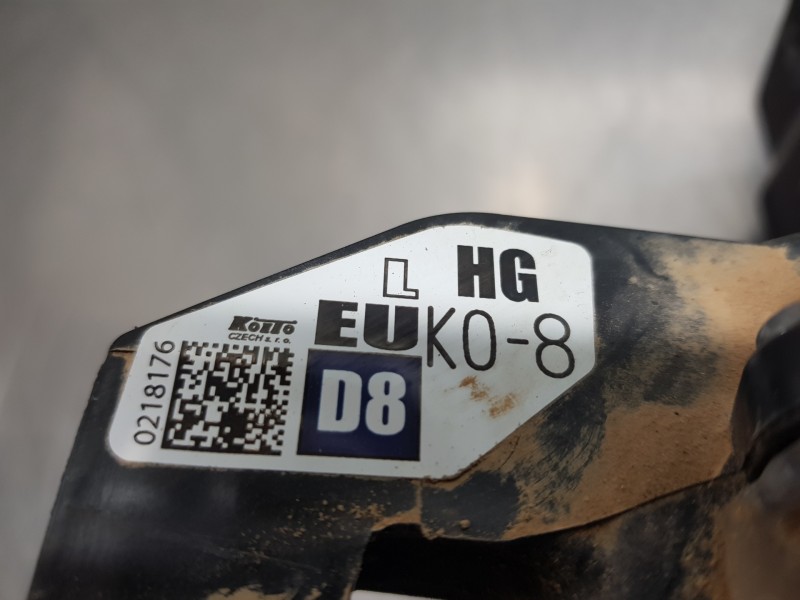 Recambio de faro izquierdo para toyota yaris hybrid referencia OEM IAM 81150K0081  