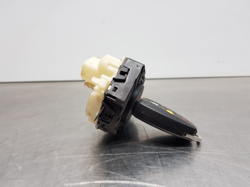 Recambio de antirrobo para volvo v50 familiar kinetic referencia OEM IAM 30659837  