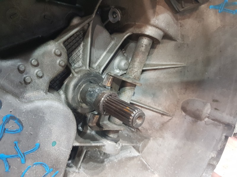 Recambio de caja cambios para ford ka (ccu) duratec referencia OEM IAM 2850056 DS517002AD 