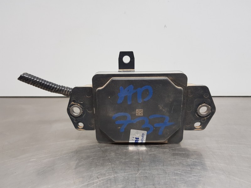Recambio de modulo electronico para toyota yaris hybrid referencia OEM IAM 882100D040  