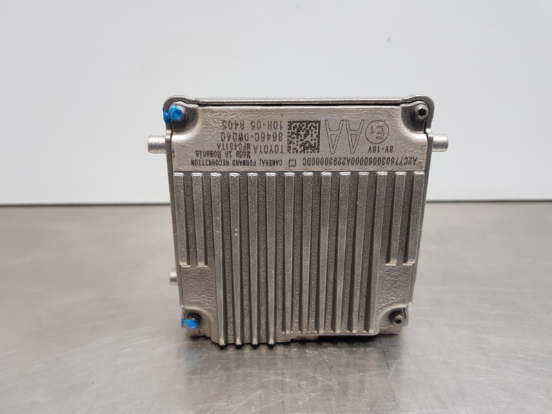 Recambio de modulo electronico para toyota yaris hybrid referencia OEM IAM 8646C0W040 10R058405 