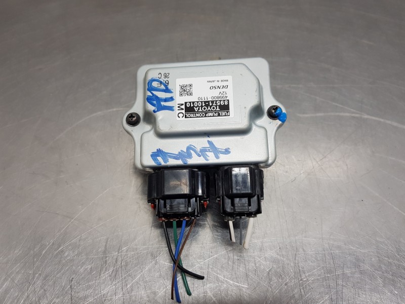 Recambio de modulo electronico para toyota yaris hybrid referencia OEM IAM 8957110010 4998001110 