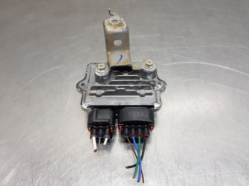 Recambio de modulo electronico para toyota yaris hybrid referencia OEM IAM 8957110010 4998001110 