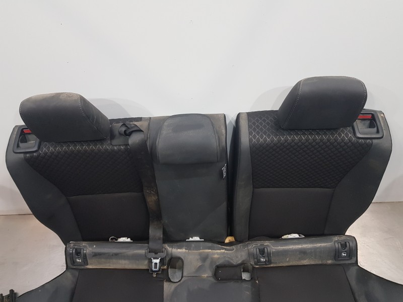 Recambio de juego asientos completo para toyota yaris hybrid referencia OEM IAM 72020K0040  
