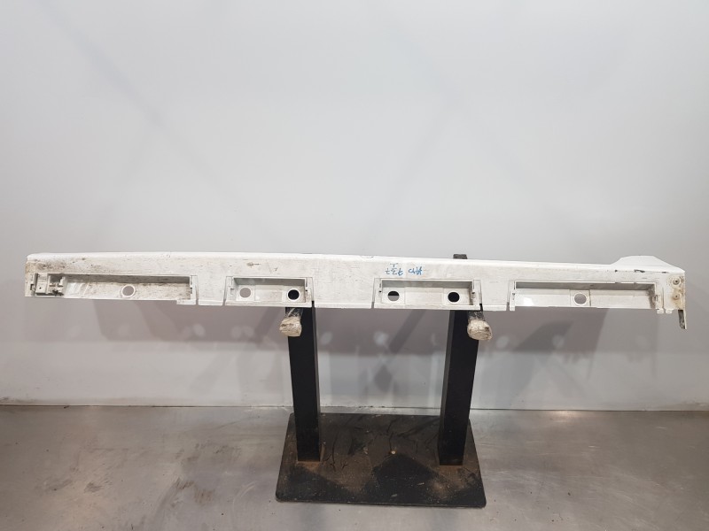 Recambio de faldon lateral para toyota yaris hybrid referencia OEM IAM 75852K0901  