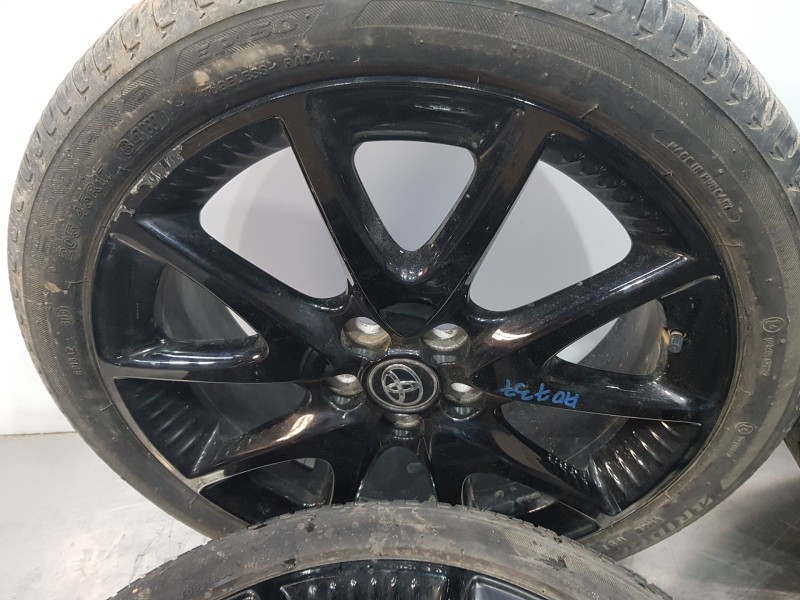 Recambio de juego llantas para toyota yaris hybrid referencia OEM IAM 42611YP510  