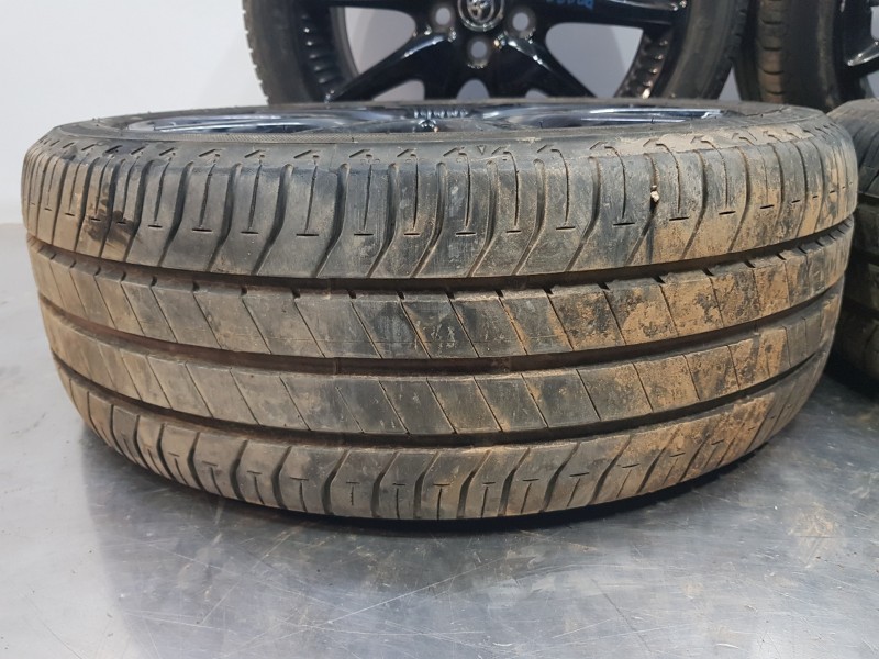 Recambio de juego llantas para toyota yaris hybrid referencia OEM IAM 42611YP510  