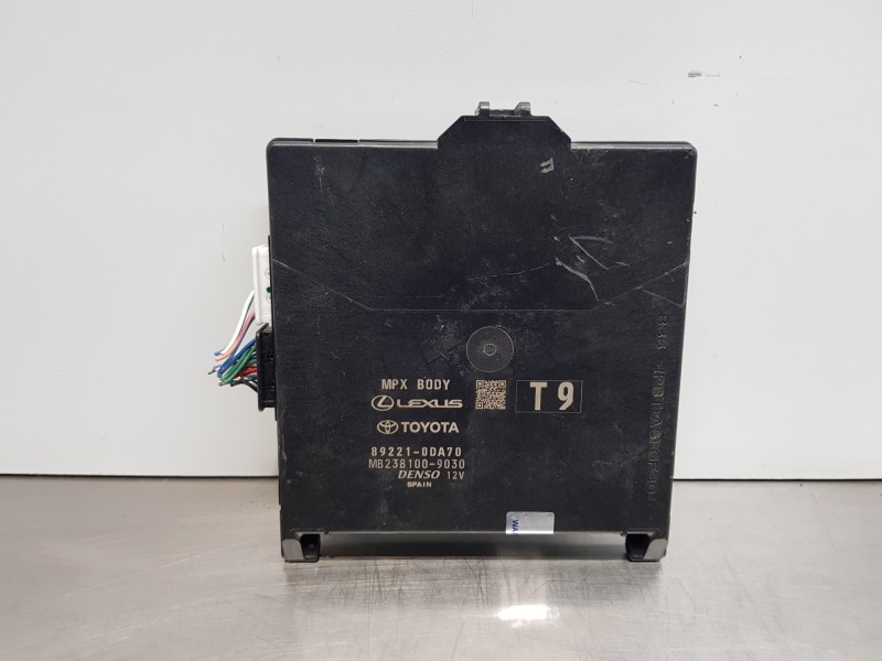 Recambio de modulo confort para toyota yaris hybrid referencia OEM IAM 892210DA70  