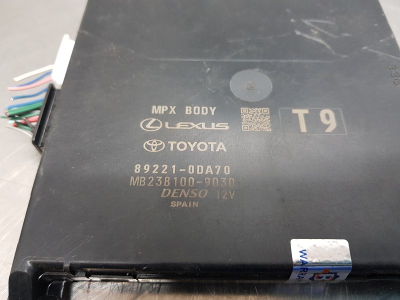 Recambio de modulo confort para toyota yaris hybrid referencia OEM IAM 892210DA70  