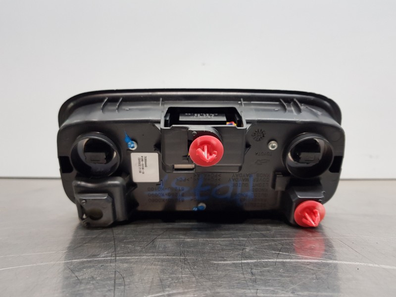Recambio de luz interior para toyota yaris hybrid referencia OEM IAM 81260K0100B0  