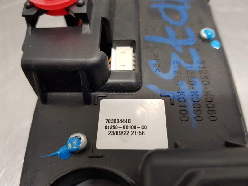 Recambio de luz interior para toyota yaris hybrid referencia OEM IAM 81260K0100B0  