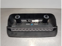 Recambio de luz central de freno para toyota yaris hybrid referencia OEM IAM 81570K0050  