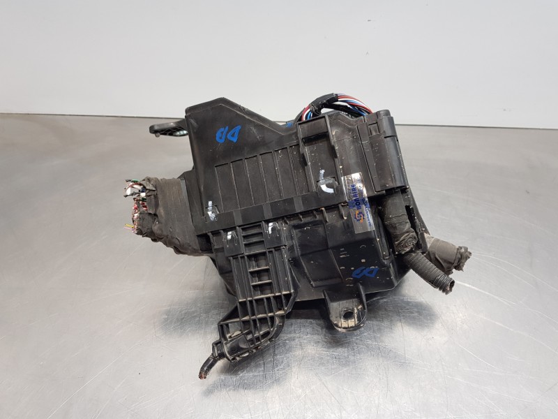 Recambio de caja reles / fusibles para toyota yaris hybrid referencia OEM IAM 82741K0040  