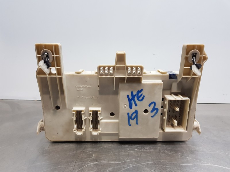 Recambio de caja reles / fusibles para volvo v50 familiar kinetic referencia OEM IAM 30728906  