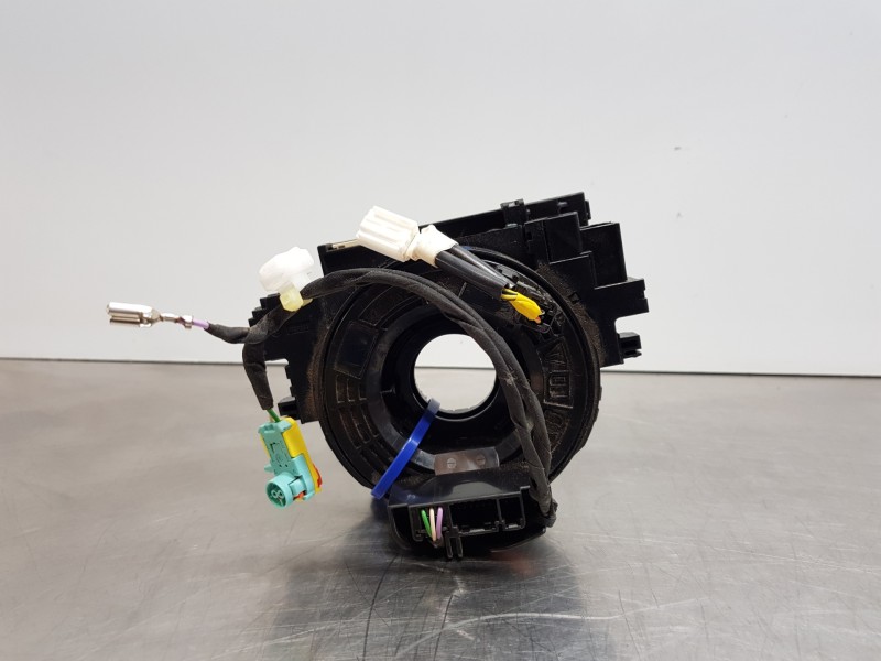 Recambio de anillo airbag para toyota yaris hybrid referencia OEM IAM 8430802100 89245K0020 