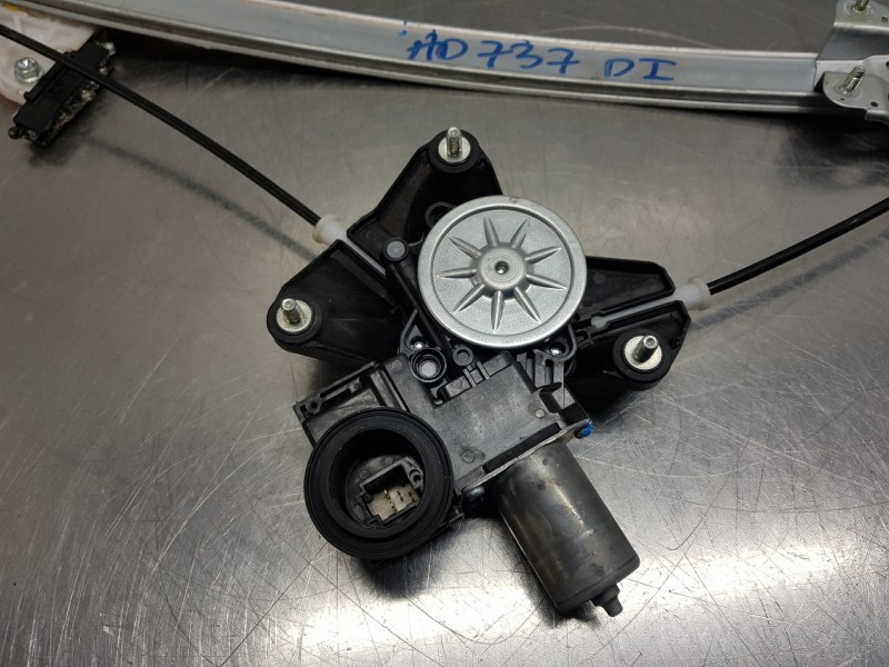 Recambio de elevalunas delantero izquierdo para toyota yaris hybrid referencia OEM IAM 69820K0010  